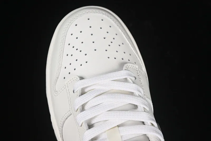 All Categories Nk SB Dunk Series Nk SB Dunk Low Low-top sneakers Nike SB Dunk Low Born Free Anniversary high-end customization Low-top casual sneakers WG0406-021